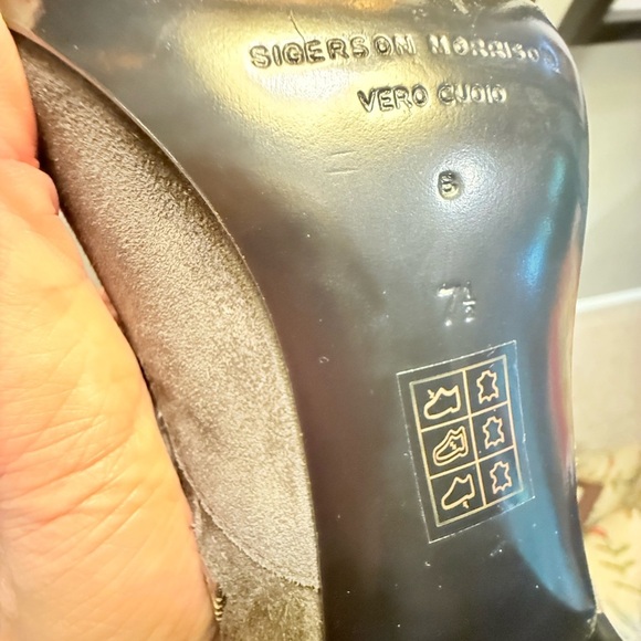 Sigerson Morrison Suede Leather Fringe Ankle Boots 4” Heel Size 7.5 MSRP $695 - Picture 10 of 11